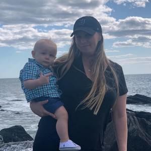 Meet your Posher, Caitlin